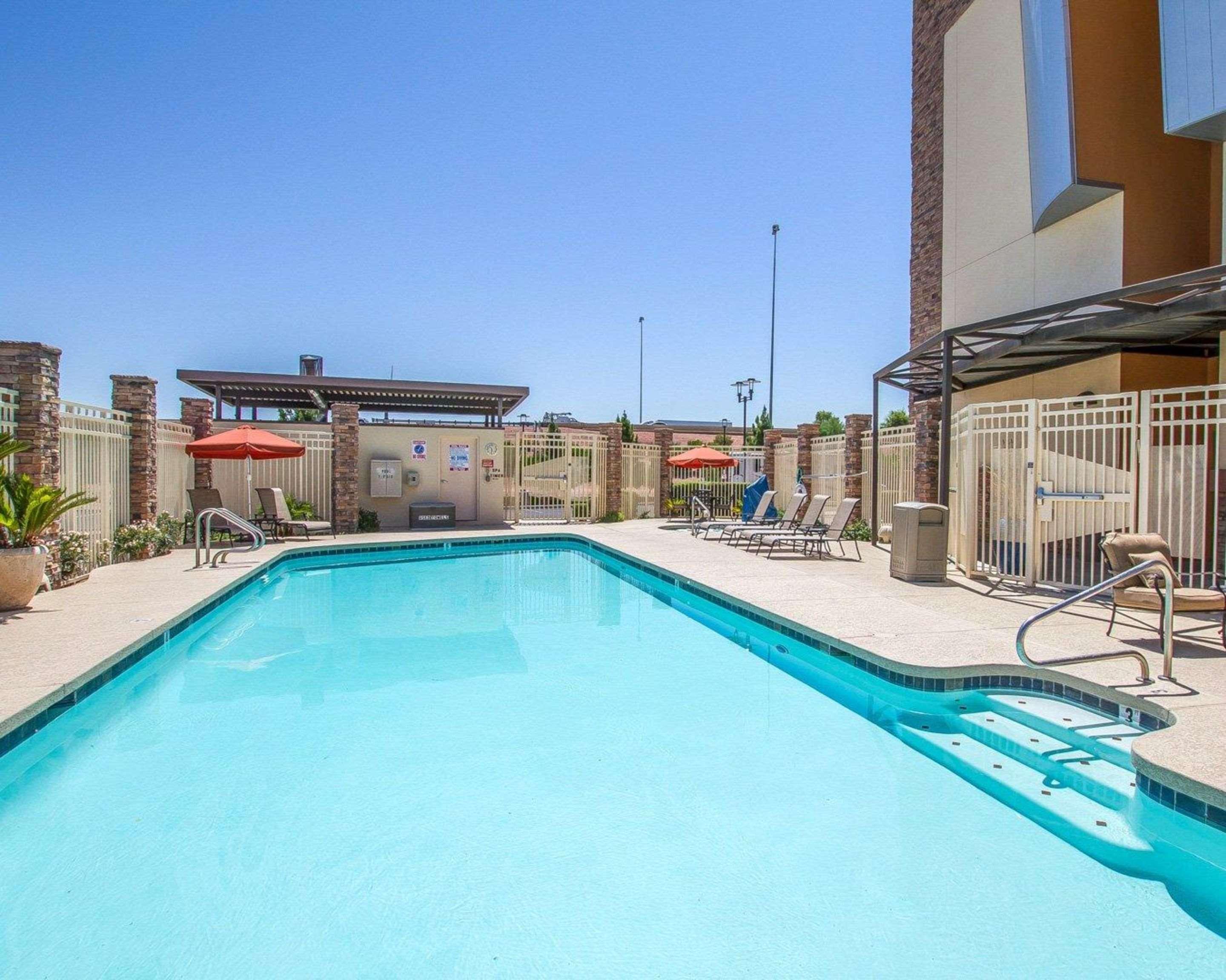 Comfort Suites Glendale - State Farm Stadium Area Zewnętrze zdjęcie
