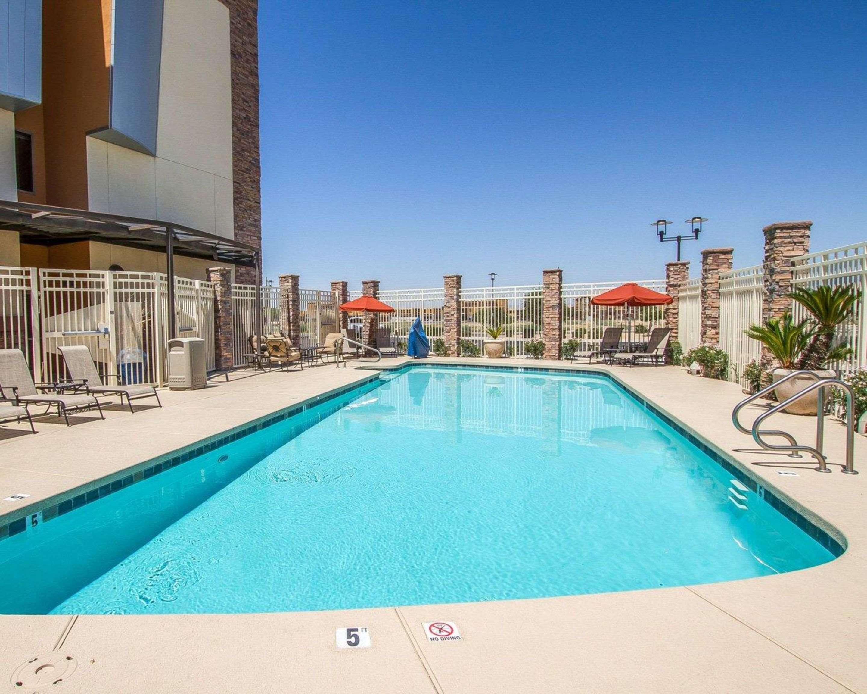 Comfort Suites Glendale - State Farm Stadium Area Zewnętrze zdjęcie