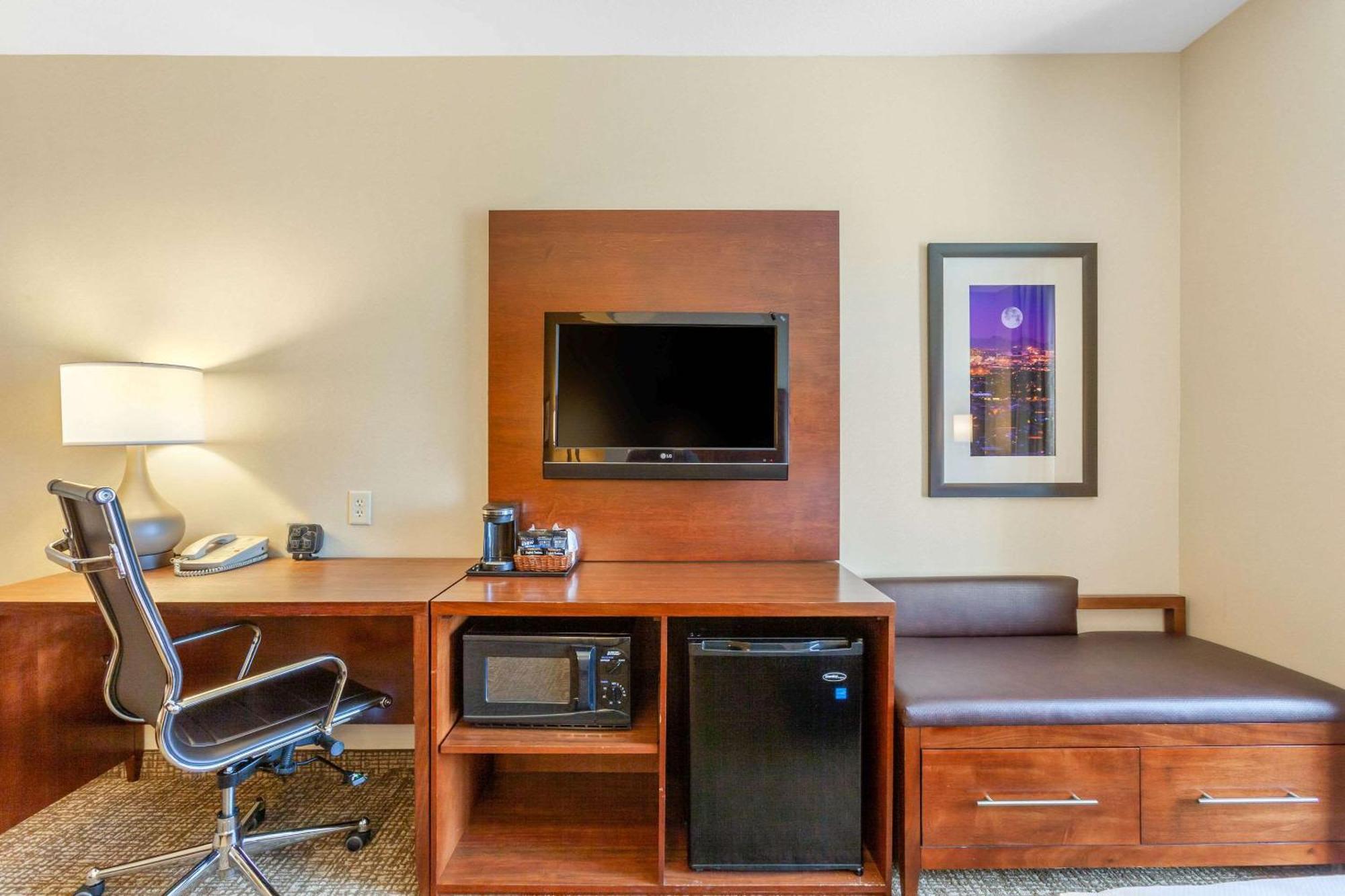Comfort Suites Glendale - State Farm Stadium Area Zewnętrze zdjęcie